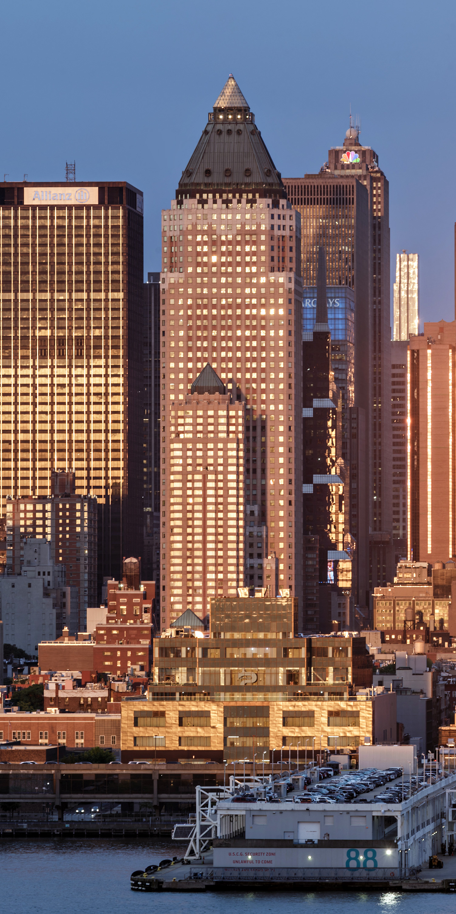 1 Worldwide Plaza, New York City - View from Weehawken. © Mathias Beinling